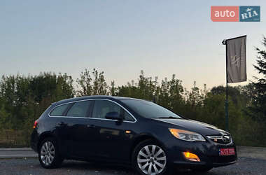 Универсал Opel Astra 2013 в 