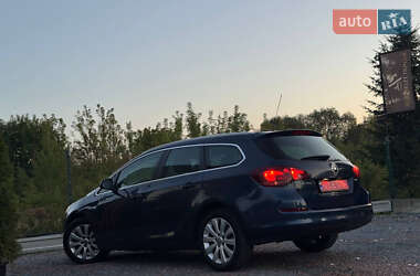 Универсал Opel Astra 2013 в 