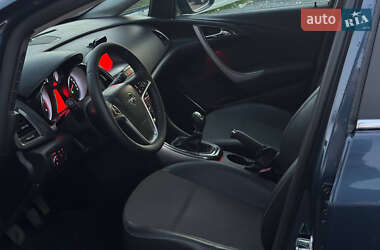 Универсал Opel Astra 2013 в 