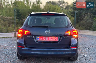 Универсал Opel Astra 2013 в 
