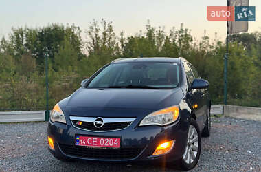 Универсал Opel Astra 2013 в 