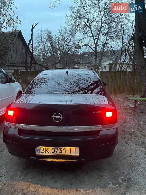Седан Opel Astra 2009 в Сарнах