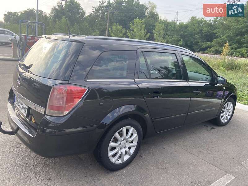 Универсал Opel Astra 2006 в 