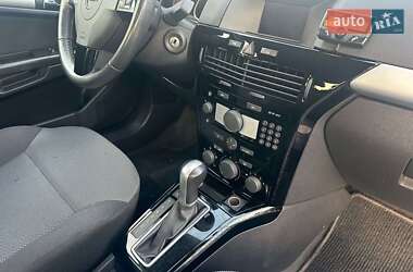 Универсал Opel Astra 2010 в 