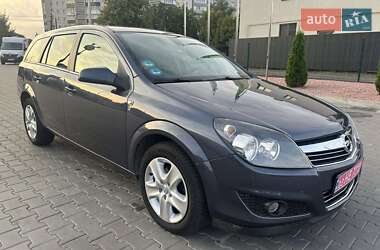 Универсал Opel Astra 2010 в 