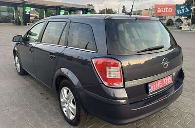 Универсал Opel Astra 2010 в 