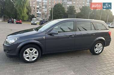Универсал Opel Astra 2010 в 