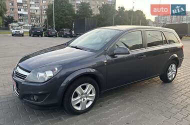 Универсал Opel Astra 2010 в 