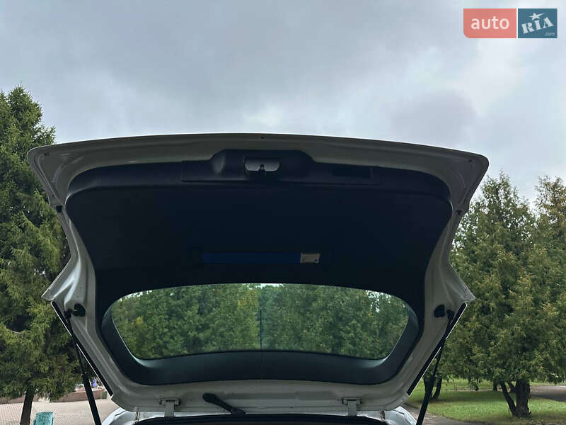 Универсал Opel Astra 2008 в Ровно