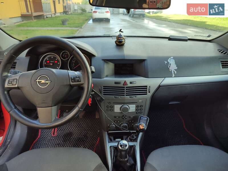 Хэтчбек Opel Astra 2006 в Луцке фото 8 Хэтчбек Opel Astra 2006 в Луцке
