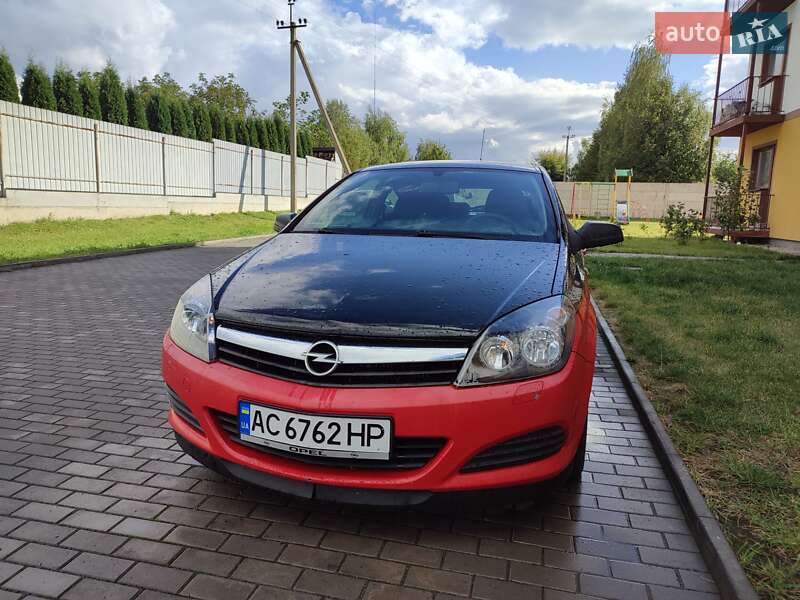 Хэтчбек Opel Astra 2006 в 
