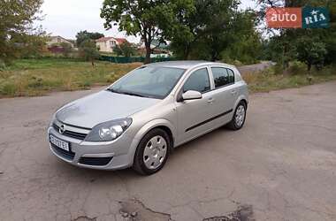 Хэтчбек Opel Astra 2004 в 