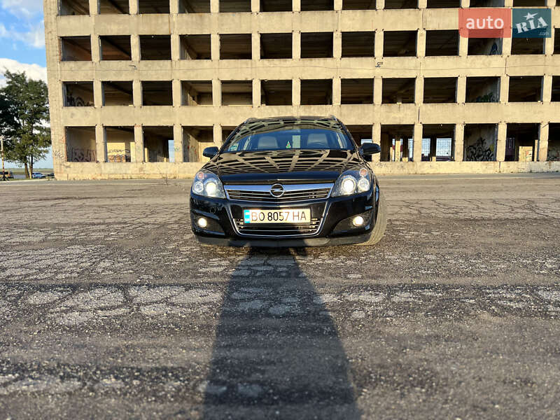 Универсал Opel Astra 2009 в Тернополе