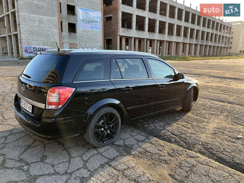 Универсал Opel Astra 2009 в Тернополе