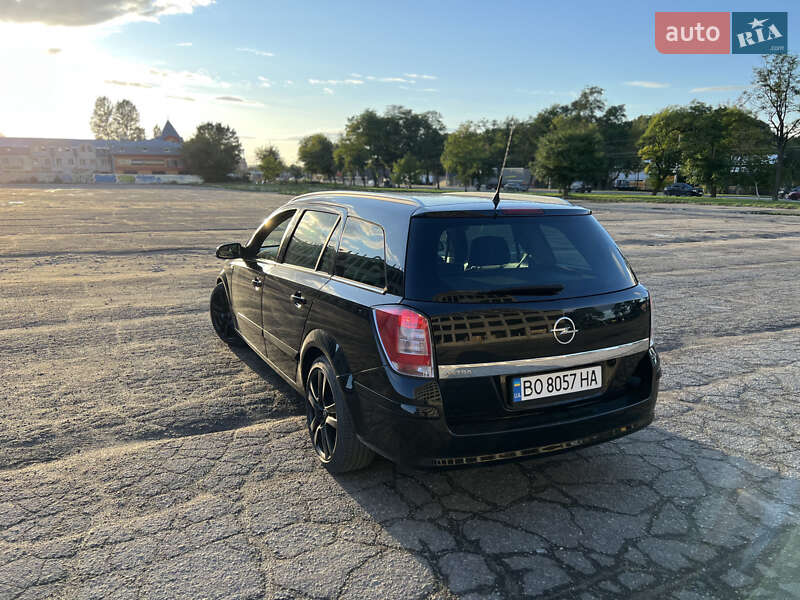 Универсал Opel Astra 2009 в Тернополе