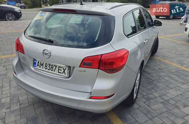 Универсал Opel Astra 2011 в Звягеле