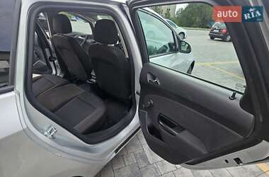 Универсал Opel Astra 2011 в Звягеле