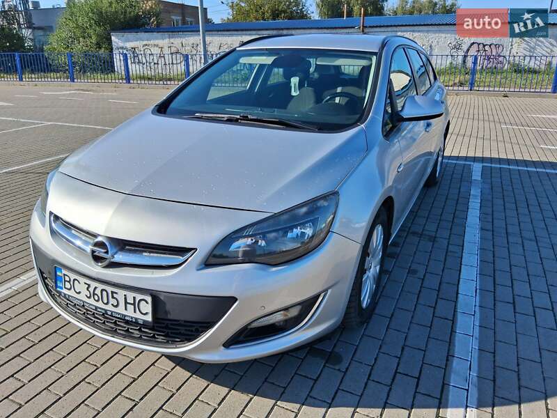 Універсал Opel Astra 2013 в Нововолинську