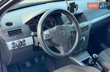 Универсал Opel Astra 2006 в 