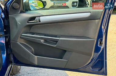 Универсал Opel Astra 2006 в 
