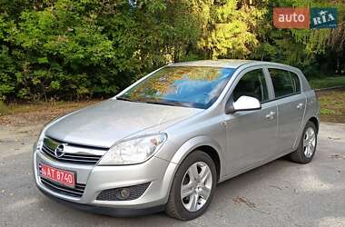 Хэтчбек Opel Astra 2009 в Звягеле
