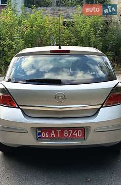 Хэтчбек Opel Astra 2009 в 
