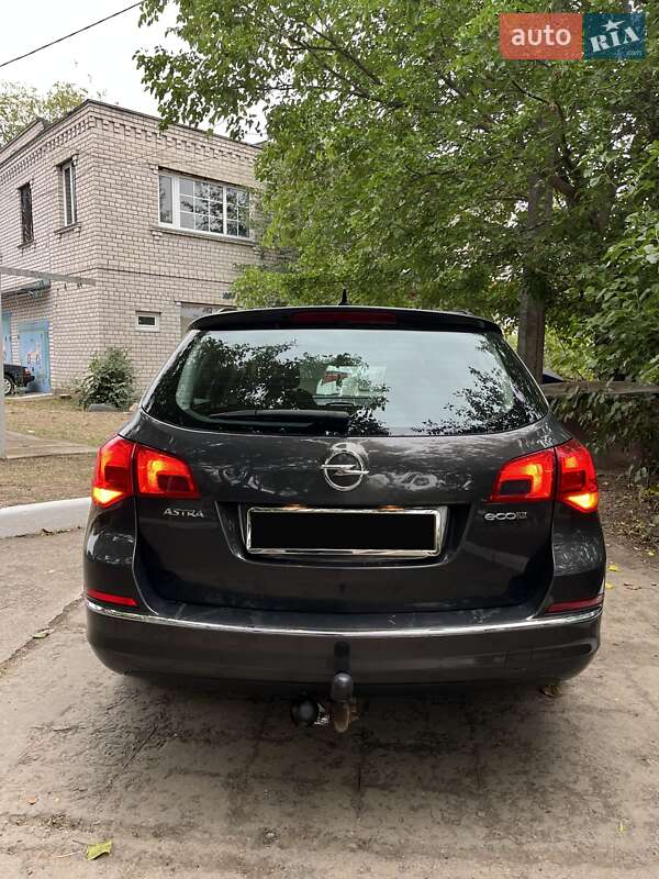 Универсал Opel Astra 2013 в Николаеве