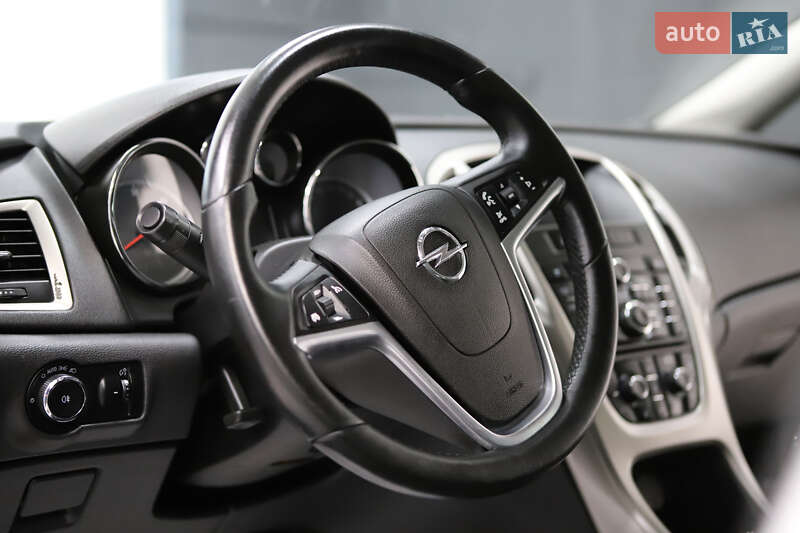 Универсал Opel Astra 2013 в Дрогобыче