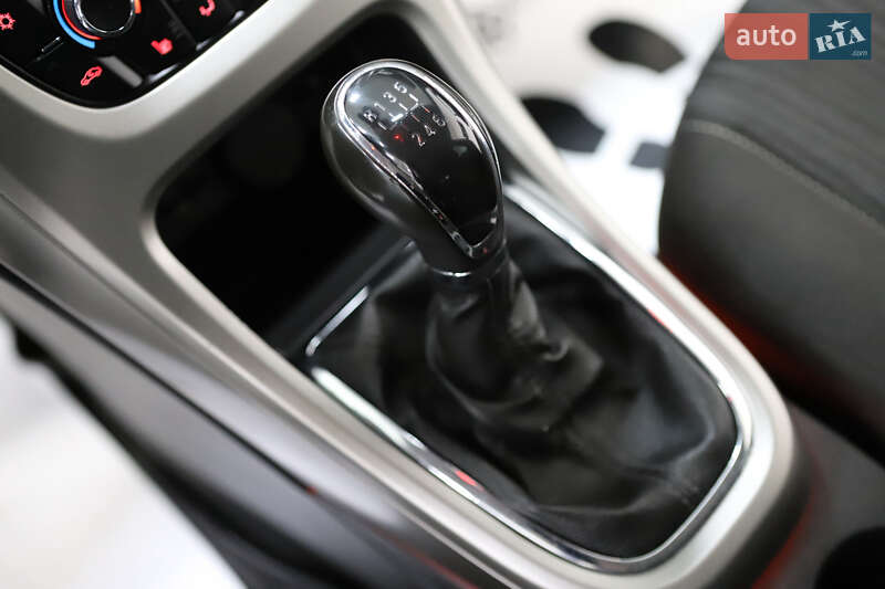 Универсал Opel Astra 2013 в Дрогобыче