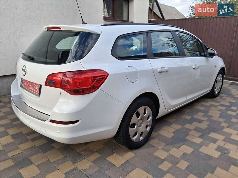 Универсал Opel Astra 2011 в Харькове