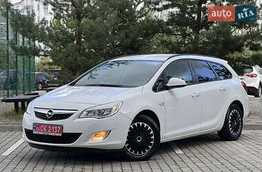 Универсал Opel Astra 2012 в Ивано-Франковске