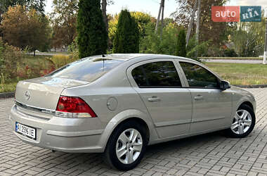 Седан Opel Astra 2008 в 