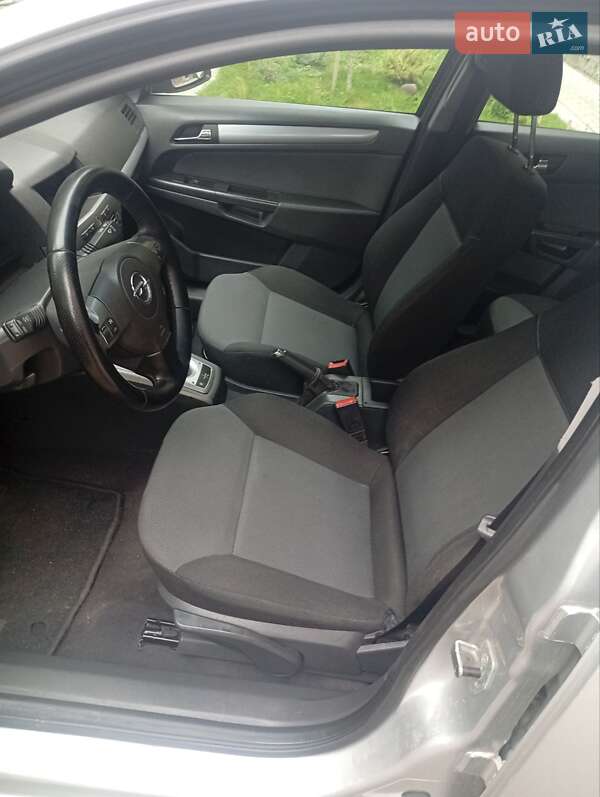 Универсал Opel Astra 2005 в Львове