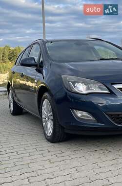 Универсал Opel Astra 2011 в 