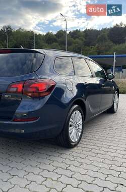Универсал Opel Astra 2011 в 
