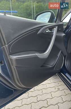 Универсал Opel Astra 2011 в 
