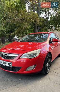 Хэтчбек Opel Astra 2010 в 