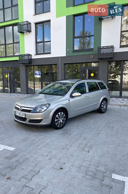 Универсал Opel Astra 2004 в Вараше
