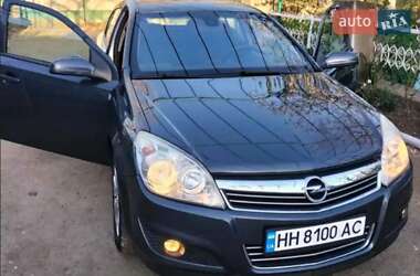 Хетчбек Opel Astra 2009 в Сараті