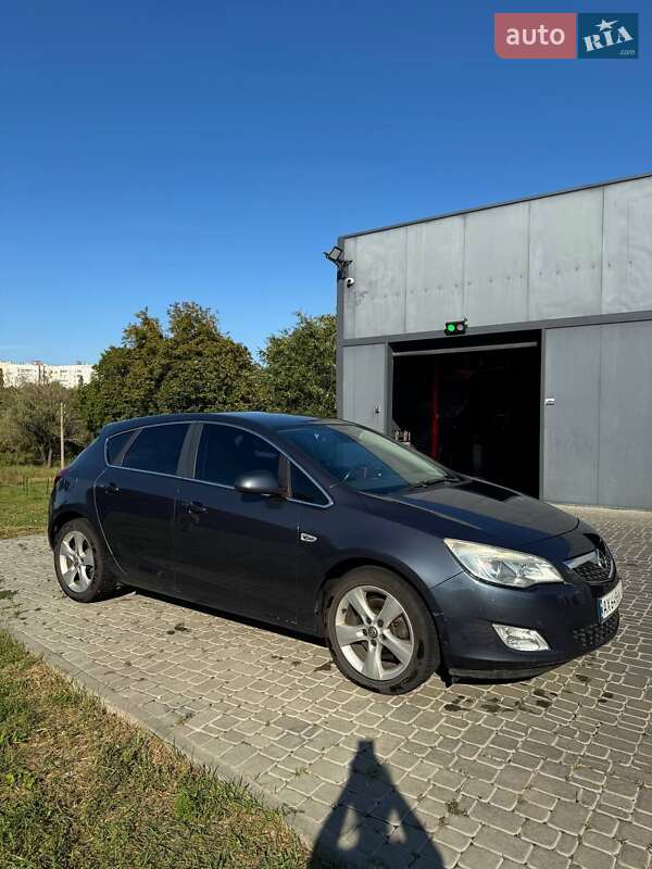 Opel Astra 2010