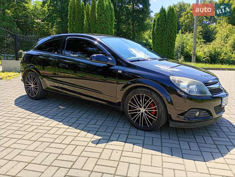 Купе Opel Astra 2008 в 