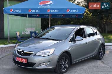 Хэтчбек Opel Astra 2011 в 