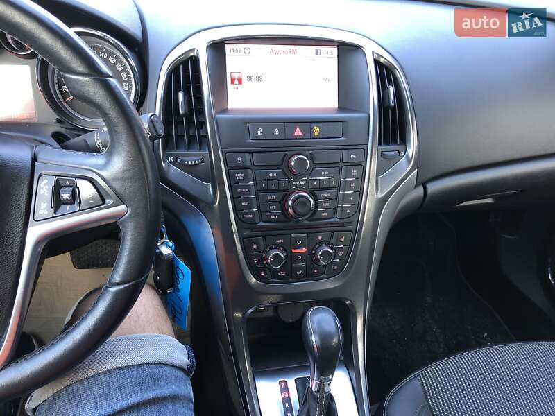 Хэтчбек Opel Astra 2011 в Львове