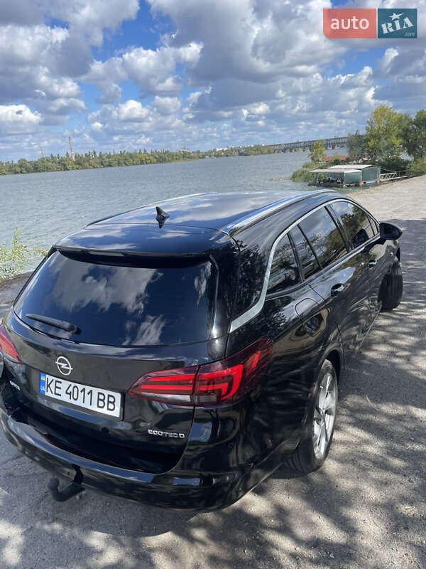 Универсал Opel Astra 2019 в Днепре