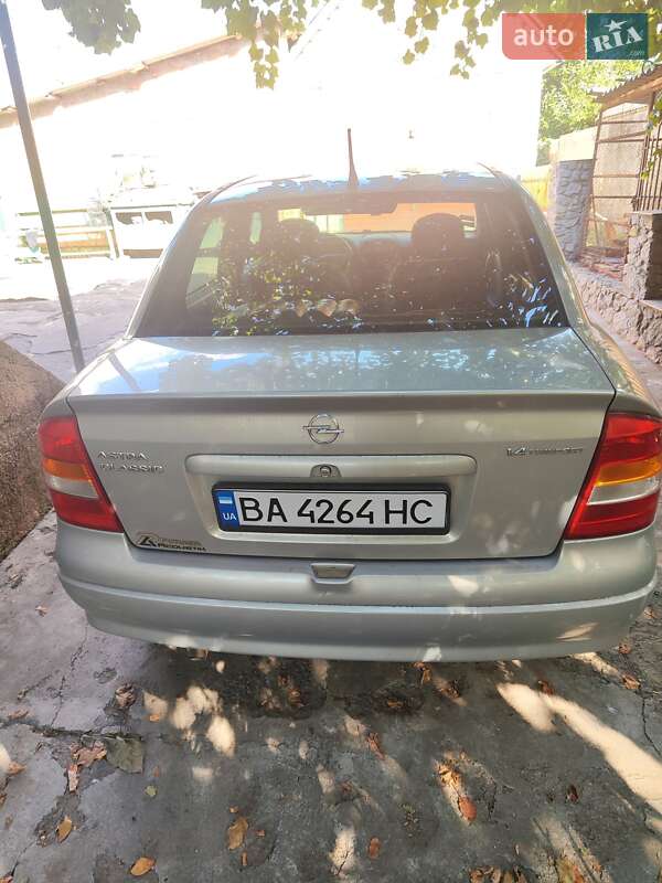 Седан Opel Astra 2008 в Кропивницком