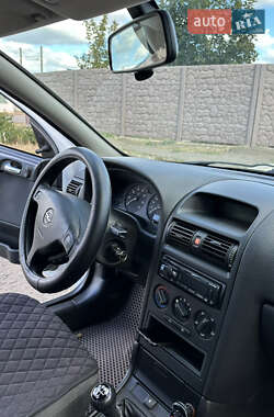 Універсал Opel Astra 2004 в 