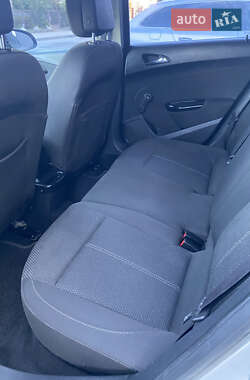 Универсал Opel Astra 2012 в 