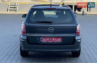 Универсал Opel Astra 2010 в 