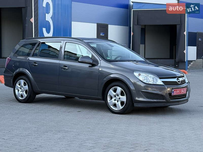 Универсал Opel Astra 2010 в 