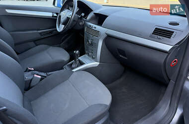Универсал Opel Astra 2010 в 